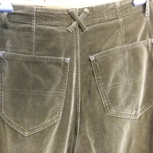 Sigrid Olsen Women's Velvet Jeans. - Picture 4 of 8